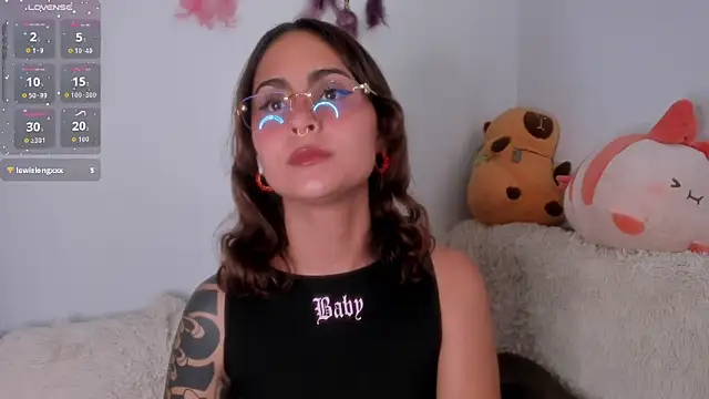 Violette-Ramirez01 online show from February 9, 2026, 9:57 pm