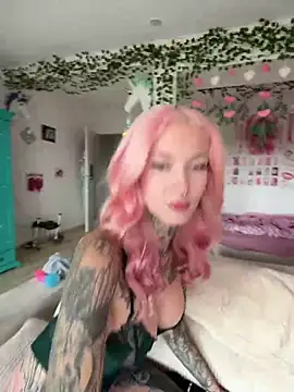 Stella-Kink online show from June 3, 2026, 2:18 pm