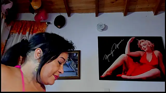 seleneh online show from September 17, 2025, 11:18 pm