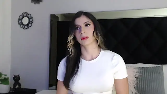 KinaCooper online show from October 27, 2025, 6:20 pm