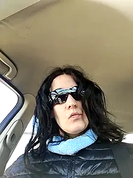 LauraBaby online show from March 19, 2025, 10:44 am