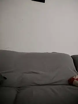 LauraBaby online show from October 22, 2025, 1:54 pm