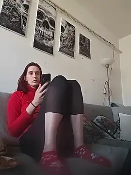 LauraBaby online show from April 8, 2026, 11:01 am