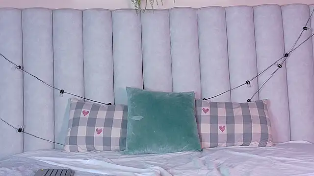 nahomi campbell online show from February 17, 2026, 7:44 pm