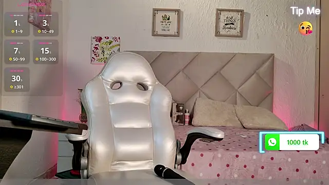 Snapshot of yuliana_millerr chatting on October 19, 2025, 6:21 pm yuliana millerr online show from October 19, 2025, 6:21 pm