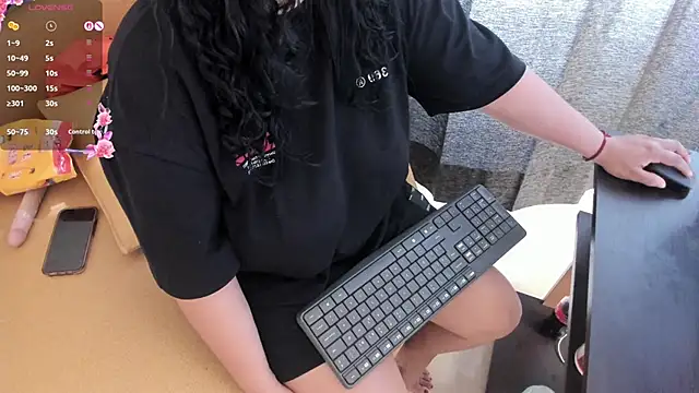 Snapshot of Amina_hafsa chatting on May 28, 2026, 8:26 pm Amina hafsa online show from May 28, 2026, 8:26 pm