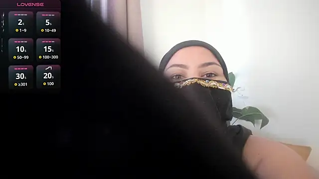 Snapshot of Amina_hafsa chatting on May 23, 2026, 1:43 pm Amina hafsa online show from May 23, 2026, 1:43 pm