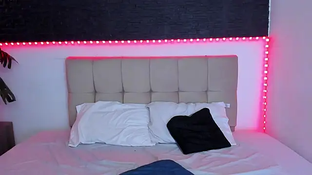 Snapshot of anaroman01 chatting on September 11, 2025, 7:25 pm anaroman01 online show from September 11, 2025, 7:25 pm