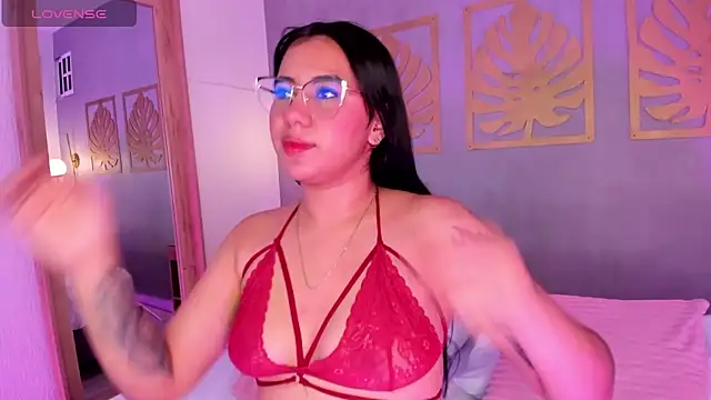 Snapshot of majo_rosse_ chatting on February 10, 2026, 7:13 pm majo rosse online show from February 10, 2026, 7:13 pm