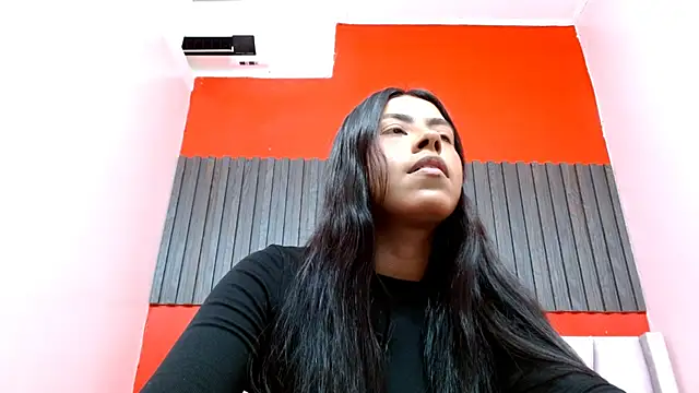 VeronicaRobles online show from November 22, 2025, 7:24 pm