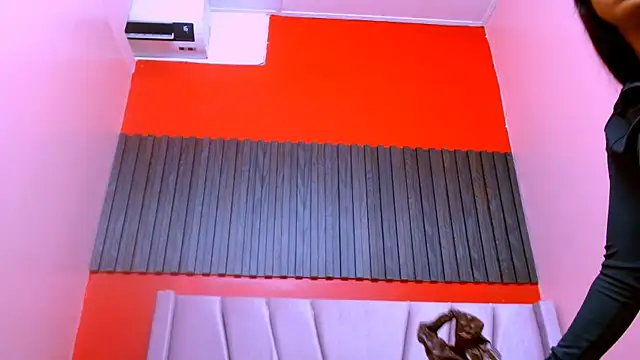 VeronicaRobles online show from March 4, 2026, 6:48 pm