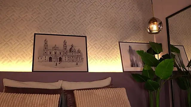 ElleDiane online show from March 21, 2025, 12:07 am