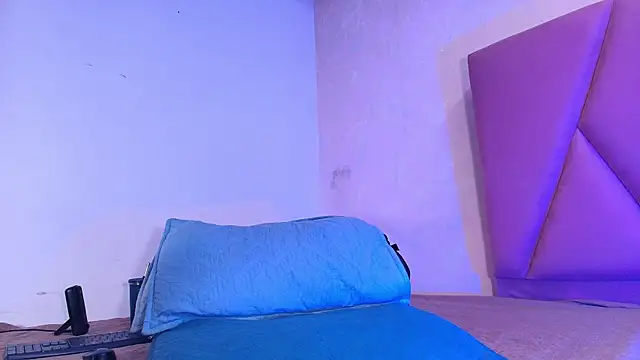 arl chloee online show from September 23, 2025, 3:13 am