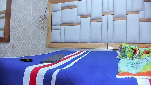 arl chloee online show from November 8, 2025, 3:10 am