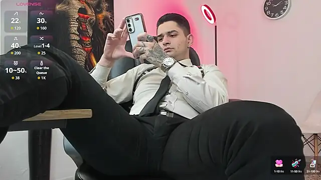 Nicolas Fellener online show from October 2, 2025, 4:38 am