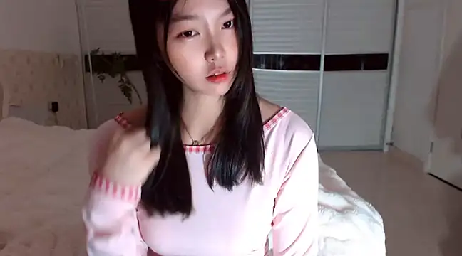 -Lucky Girl online show from March 3, 2025, 2:00 am