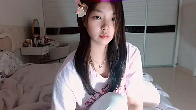 -Lucky Girl online show from May 25, 2026, 12:48 pm