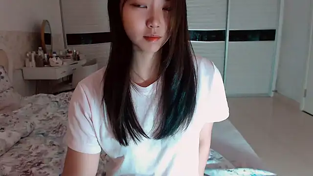 Snapshot of -Lucky_Girl chatting on July 5, 2026, 2:16 am -Lucky Girl online show from July 5, 2026, 2:16 am