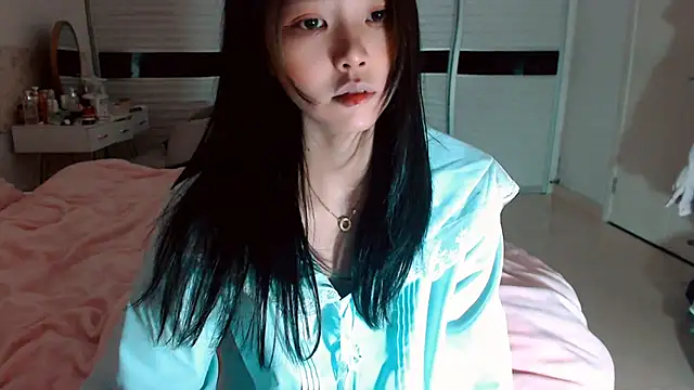 Snapshot of -Lucky_Girl chatting on February 16, 2026, 2:43 am -Lucky Girl online show from February 16, 2026, 2:43 am