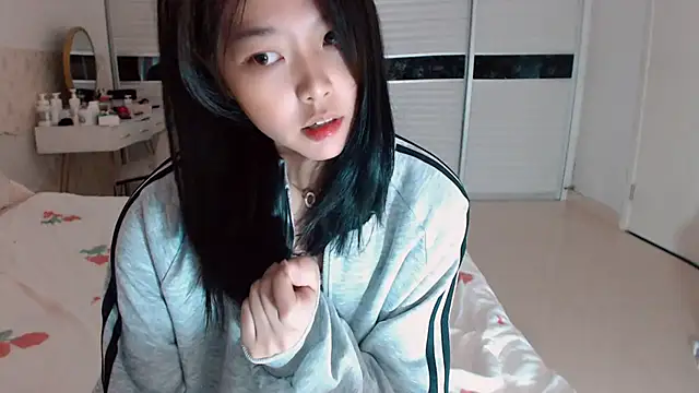 -Lucky Girl online show from September 9, 2025, 1:16 am