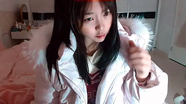 Snapshot of -Lucky_Girl chatting on March 2, 2026, 2:01 am -Lucky Girl online show from March 2, 2026, 2:01 am