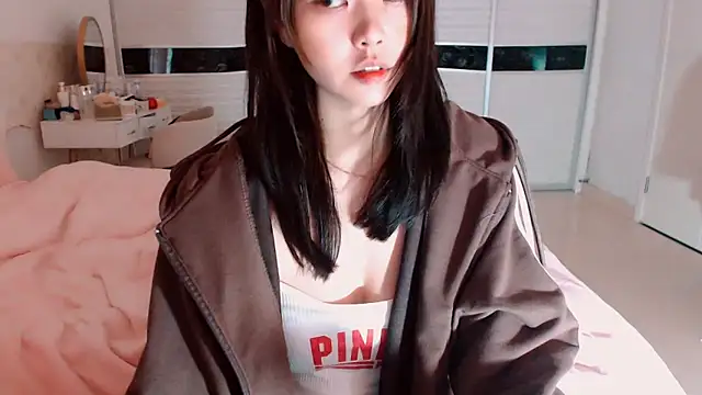 Snapshot of -Lucky_Girl chatting on March 3, 2026, 2:07 am -Lucky Girl online show from March 3, 2026, 2:07 am