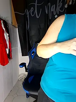 Jassiundich2 online show from December 4, 2025, 7:46 pm