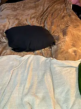 tmona1917 online show from November 21, 2025, 9:52 am