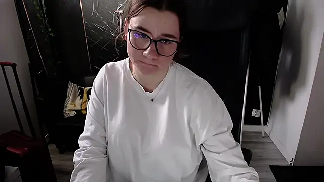 littleviki7 online show from March 15, 2026, 3:08 pm