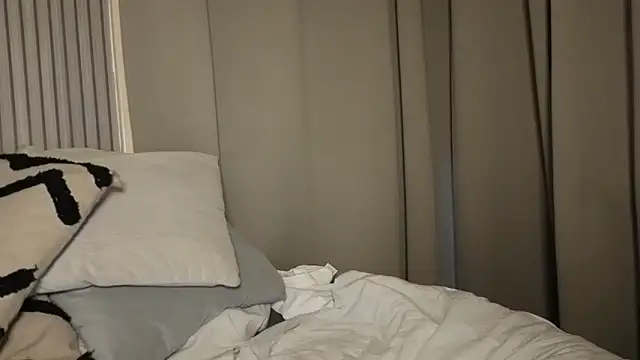 Sweetninaaa online show from October 17, 2025, 2:52 pm