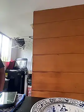 emmyjhonson07 online show from October 8, 2025, 1:56 pm