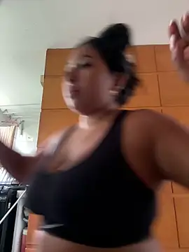 emmyjhonson07 online show from October 1, 2025, 2:10 pm