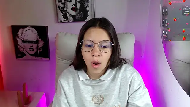 SamanthaRoldaan online show from November 14, 2025, 2:32 pm