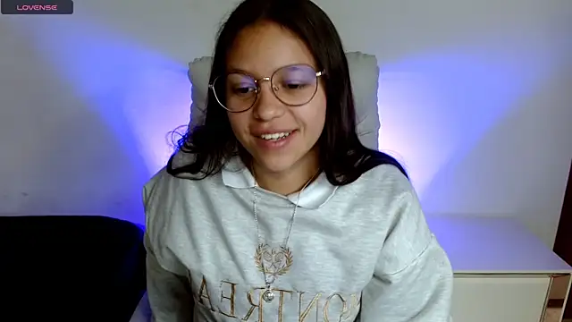 SamanthaRoldaan online show from March 18, 2025, 7:44 pm