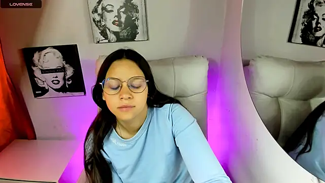 SamanthaRoldaan online show from April 18, 2026, 2:08 pm