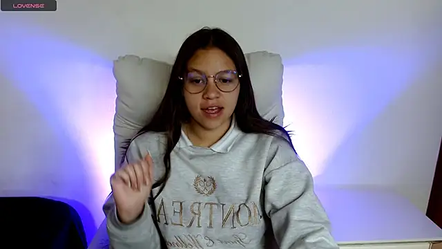 SamanthaRoldaan online show from March 18, 2025, 1:34 pm