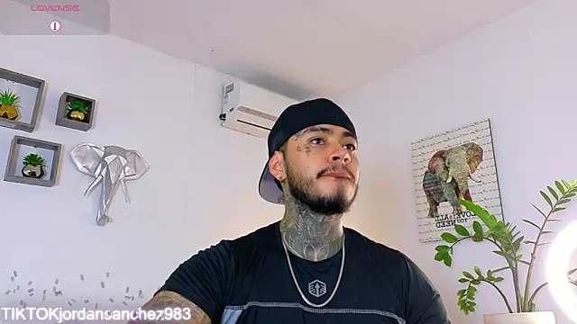 Snapshot of JordanSmiith_ chatting on February 24, 2026, 10:10 pm JordanSmiith online show from February 24, 2026, 10:10 pm