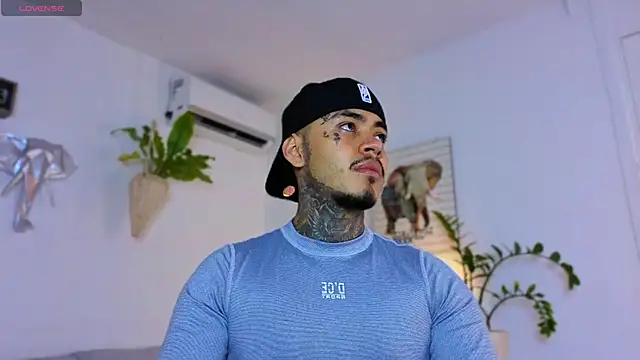 JordanSmiith  online show from December 18, 2025, 8:45 pm