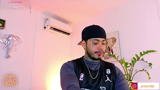 Snapshot of JordanSmiith_ chatting on June 26, 2026, 9:53 pm JordanSmiith online show from June 26, 2026, 9:53 pm