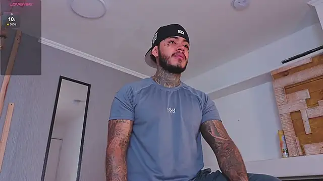 JordanSmiith  online show from September 21, 2025, 2:55 pm