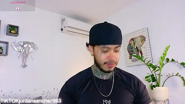 Snapshot of JordanSmiith_ chatting on February 2, 2026, 8:52 pm JordanSmiith online show from February 2, 2026, 8:52 pm