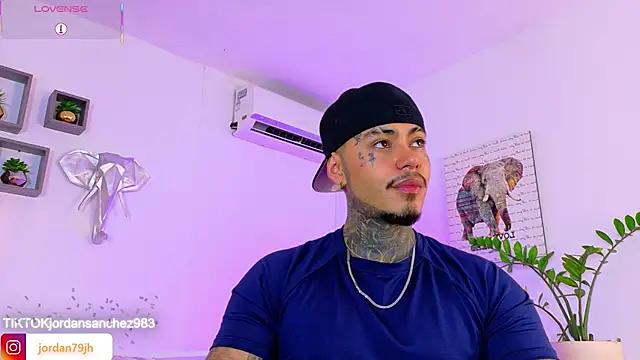 JordanSmiith  online show from May 26, 2026, 9:02 pm