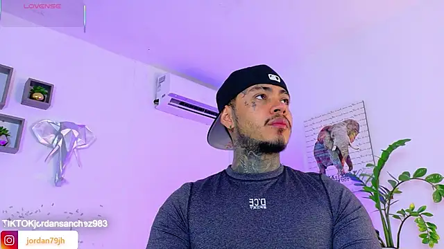 JordanSmiith  online show from May 9, 2026, 8:45 pm