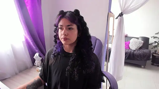 witchviolet online show from October 1, 2025, 4:11 pm