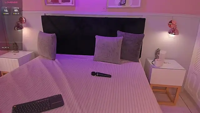 chloe watson  online show from April 1, 2026, 8:17 pm