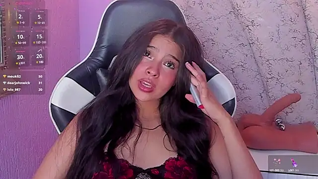 chloe watson  online show from March 12, 2025, 11:12 pm