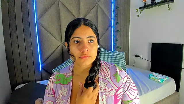 Snapshot of eva_daemon chatting on April 18, 2026, 11:56 am eva daemon online show from April 18, 2026, 11:56 am