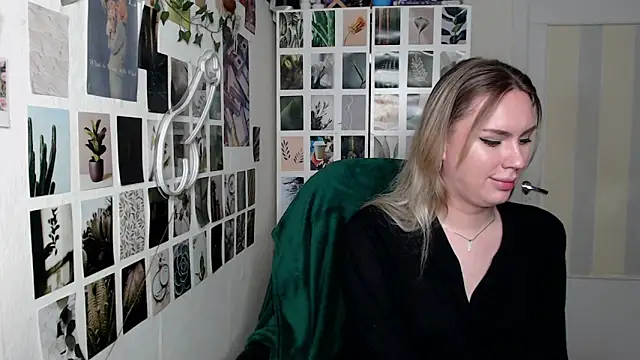 CapriScorpion online show from October 4, 2025, 10:17 am