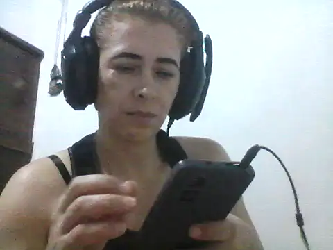 Snapshot of mademonsexy chatting on October 21, 2025, 3:39 am mademonsexy online show from October 21, 2025, 3:39 am