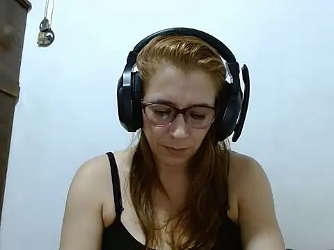 Snapshot of mademonsexy chatting on October 18, 2025, 4:14 am mademonsexy online show from October 18, 2025, 4:14 am